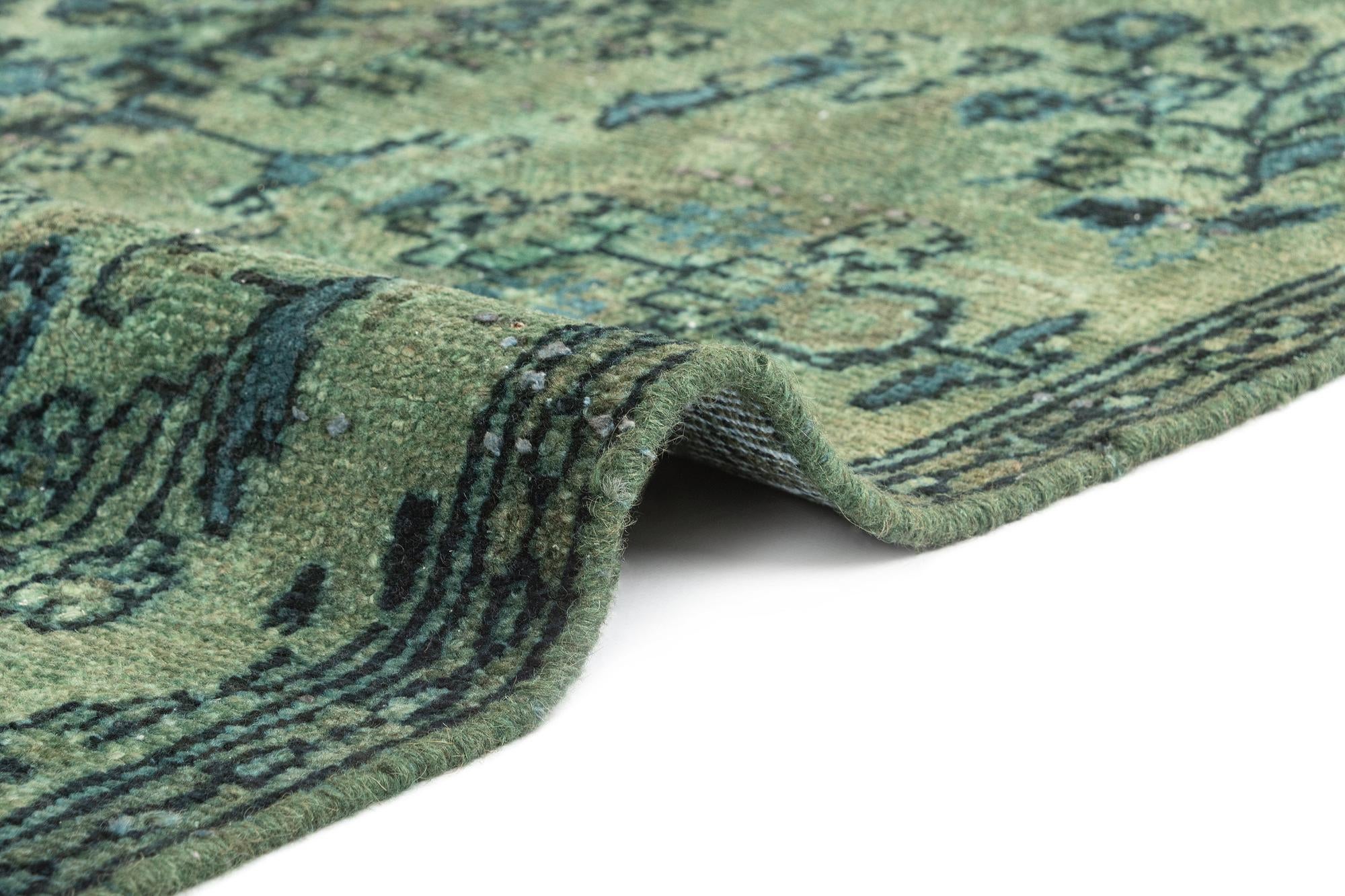 4' 11 x 7' 10 Vintage Rug