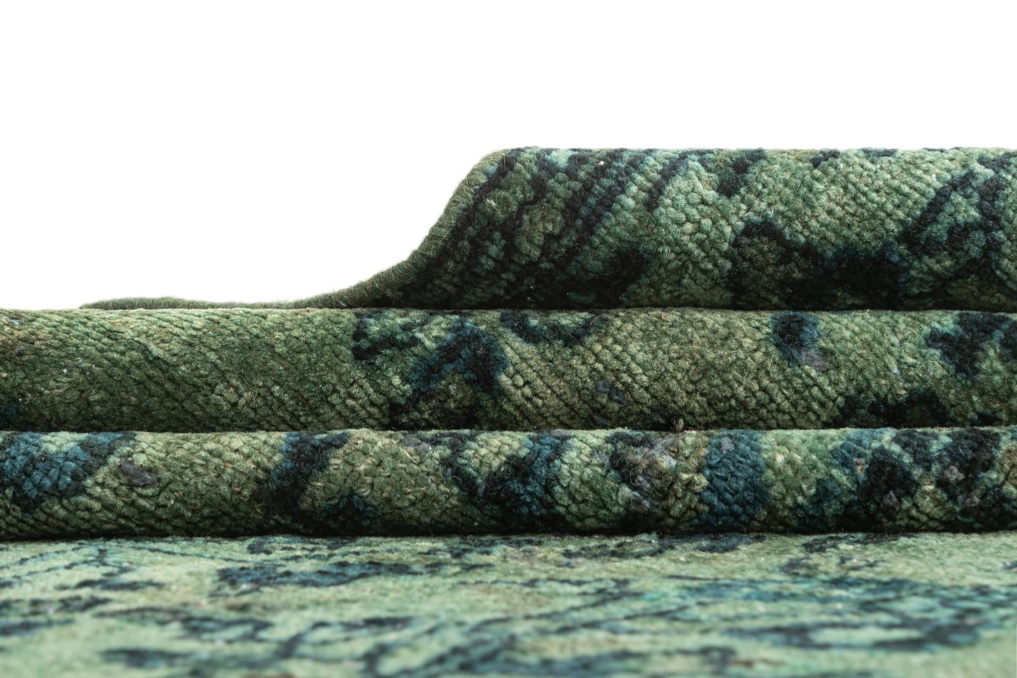 4' 11 x 7' 10 Vintage Rug
