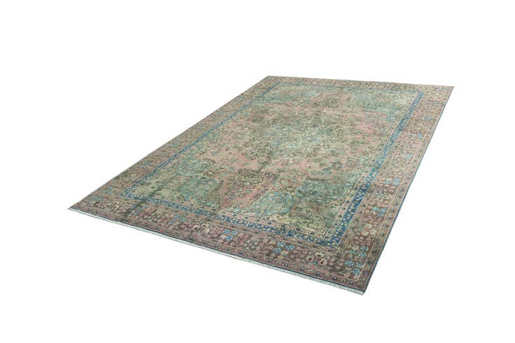 Detail image of 7' 5 x 9' 9 Vintage Rug