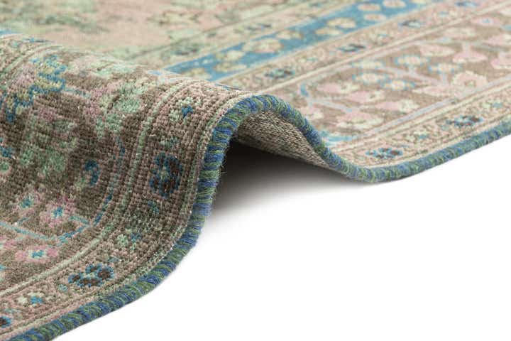 7' 5 x 9' 9 Vintage Rug