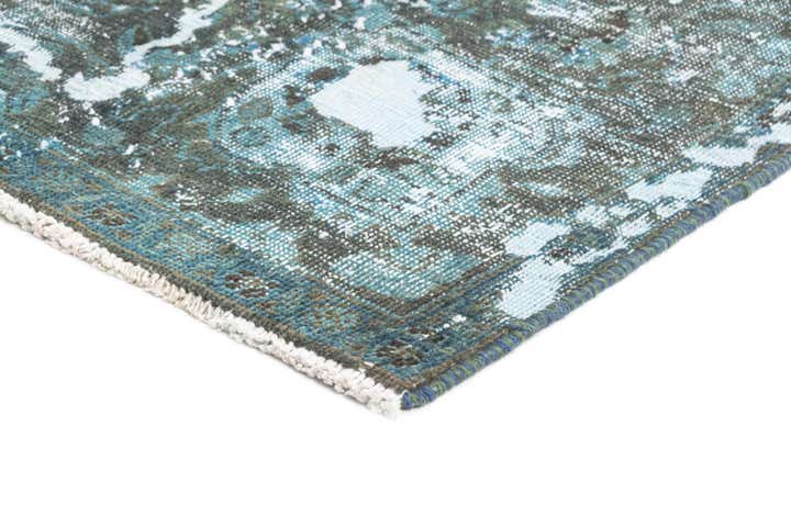 6' 11 x 9' 9 Vintage Rug