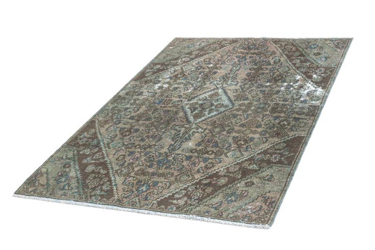 Detail image of 4' 8 x 7' 7 Vintage Rug