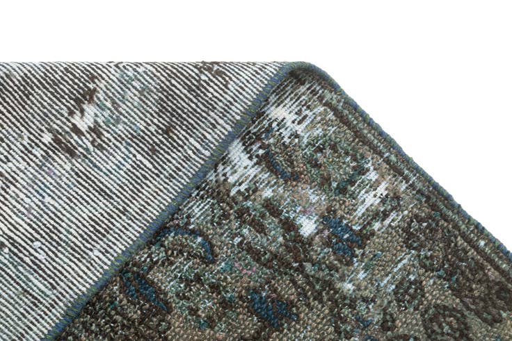 Detail image of 4' 8 x 7' 7 Vintage Rug