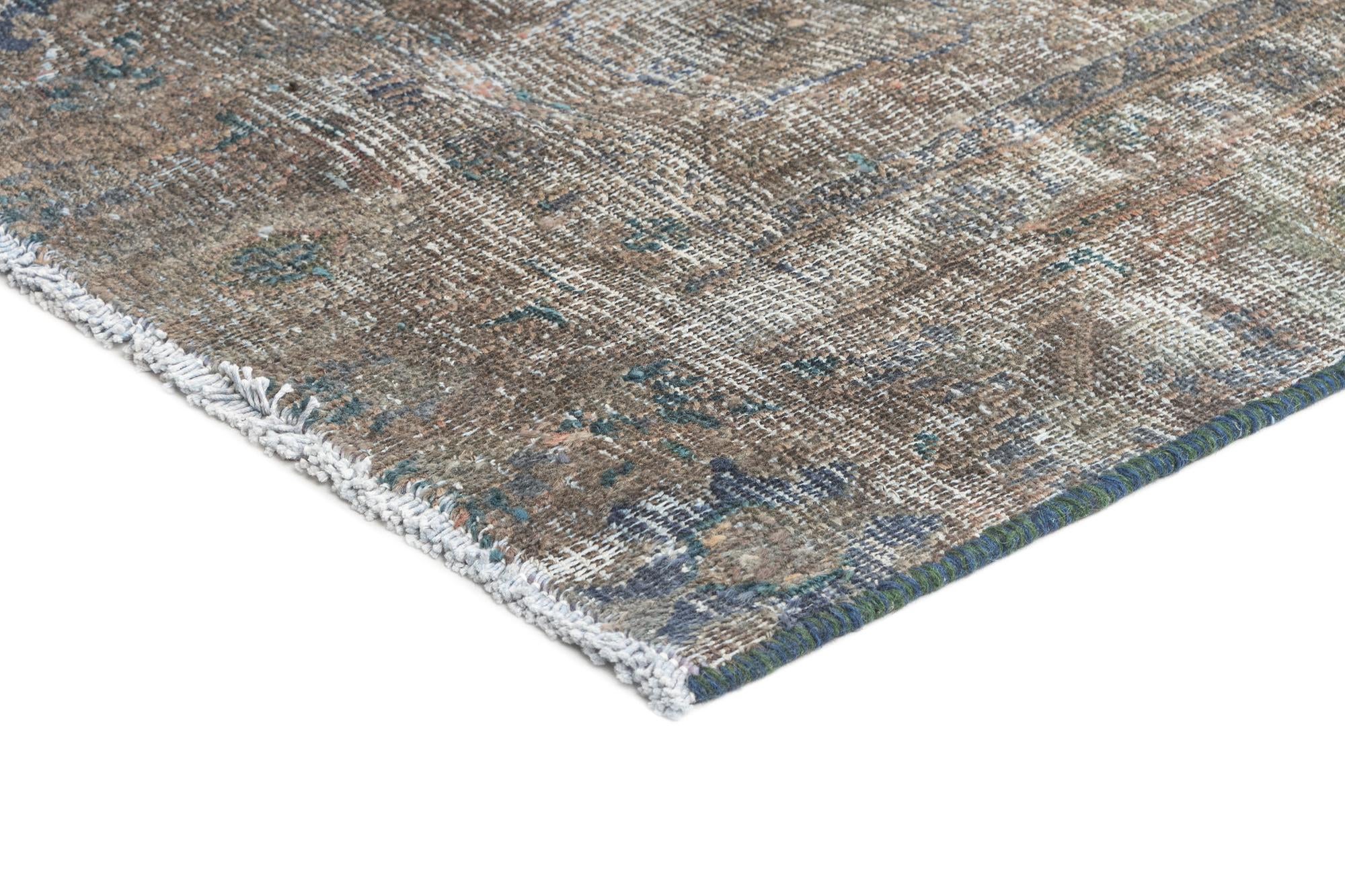 5' 10 x 8' 10 Vintage Rug