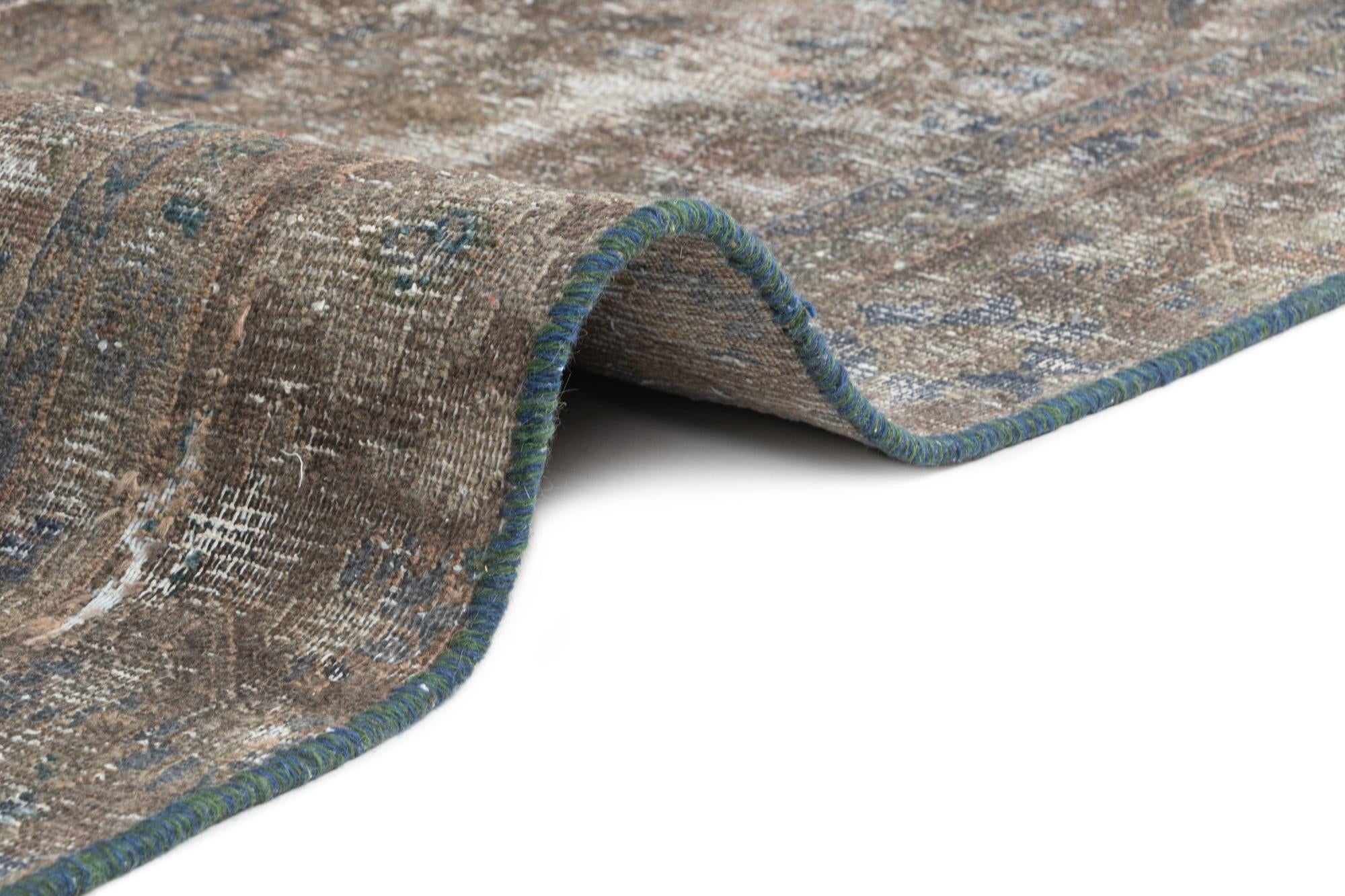 5' 10 x 8' 10 Vintage Rug