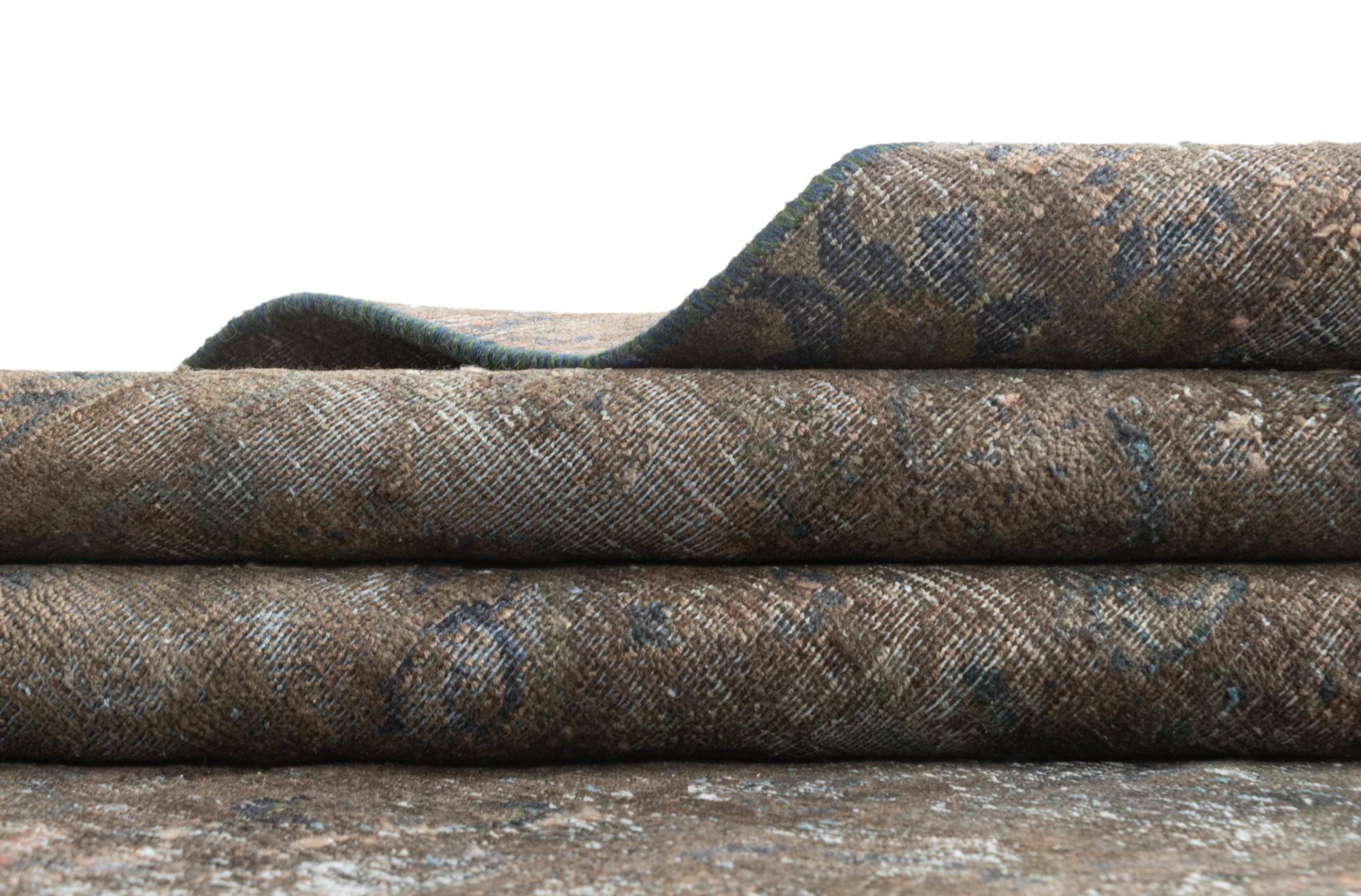 5' 10 x 8' 10 Vintage Rug