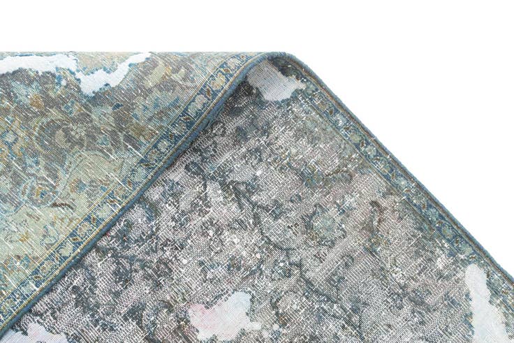 Detail image of 6' 9 x 8' 5 Vintage Rug