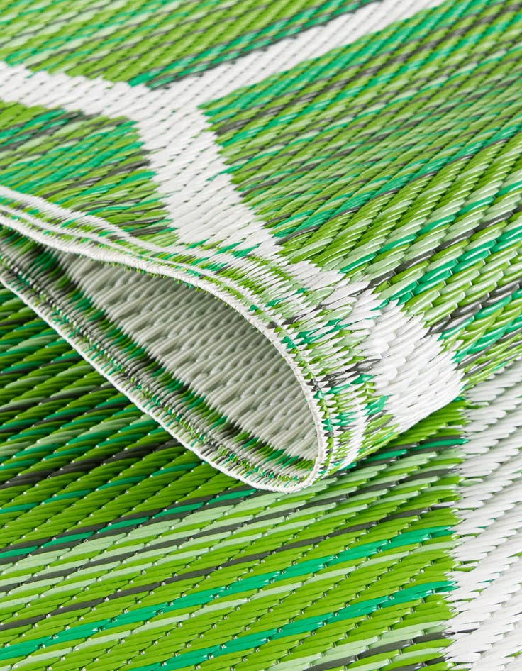 Detail image of 4' x 6' Easy-Clean Vista Breeze Indoor / Outdoor Rug