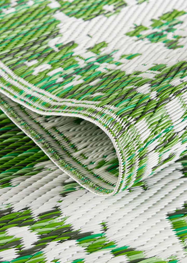 7' 10 x 10' Easy-Clean Vista Breeze Indoor / Outdoor Rug
