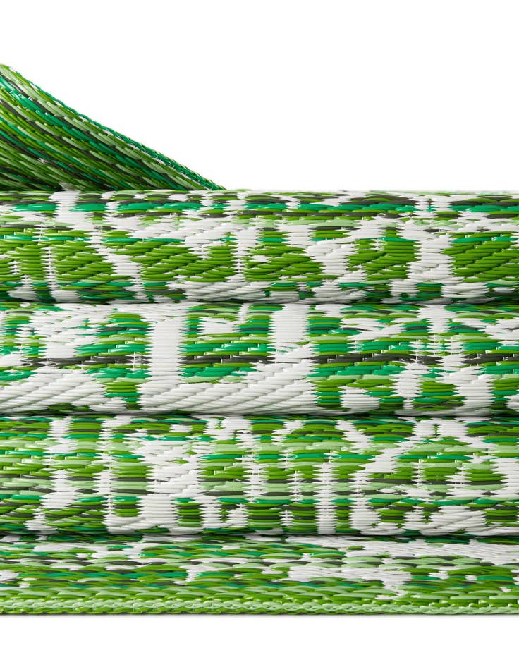 Detail image of 4' x 6' Easy-Clean Vista Breeze Indoor / Outdoor Rug