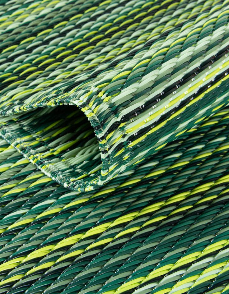 Detail image of 5' x 8'  Washable Vista Breeze Indoor / Outdoor Rug