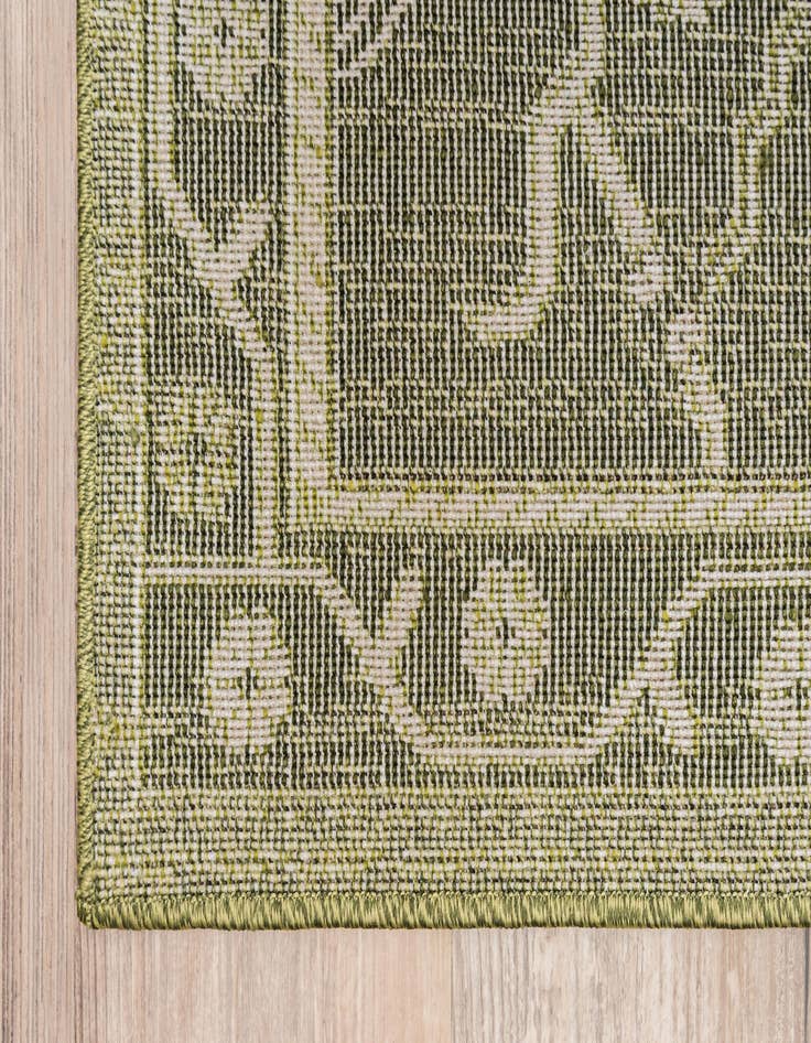 Detail image of 3' 3 x 5' 3 Vista Rug