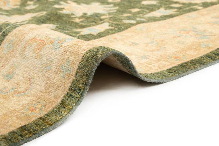 Detail image of 5' 10 x 7' 9 Ziegler Wool Rug