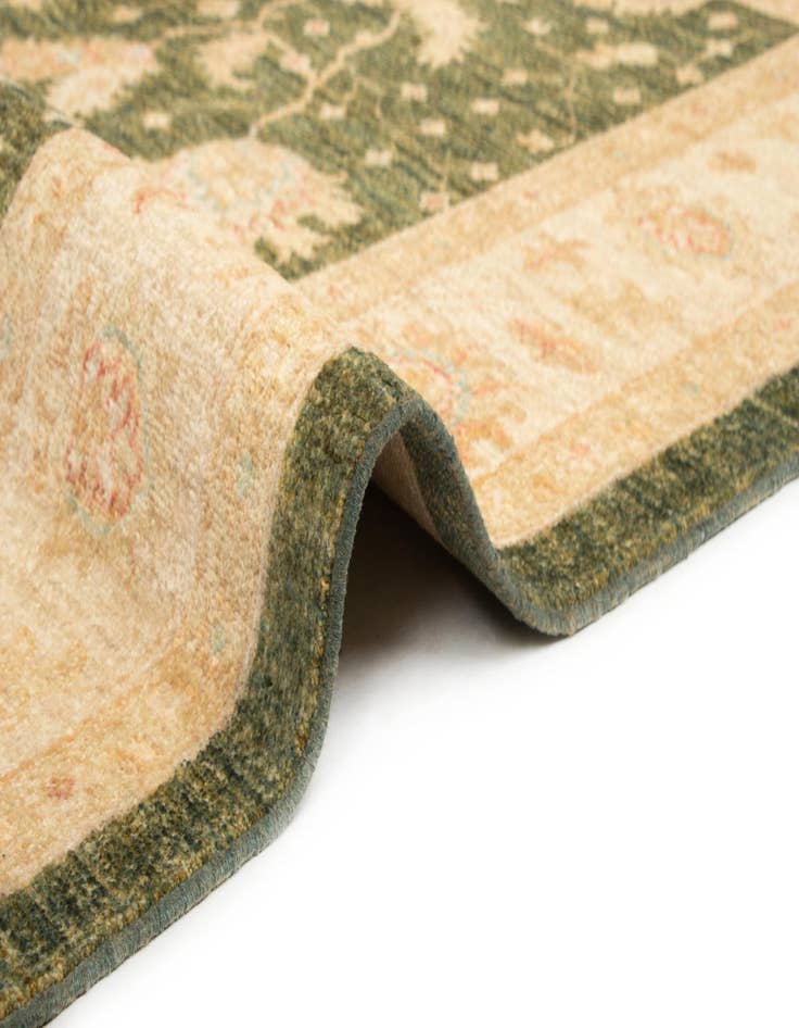 Detail image of 5' 7 x 7' 10 Ziegler Wool Rug