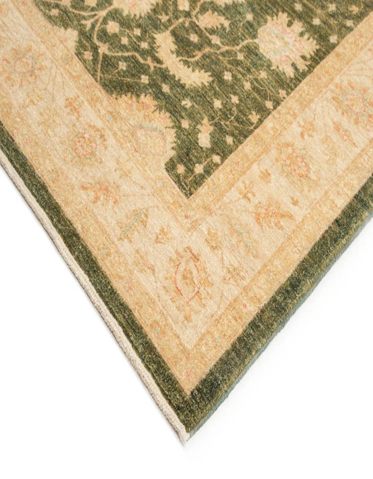 Detail image of 5' 7 x 7' 10 Ziegler Wool Rug