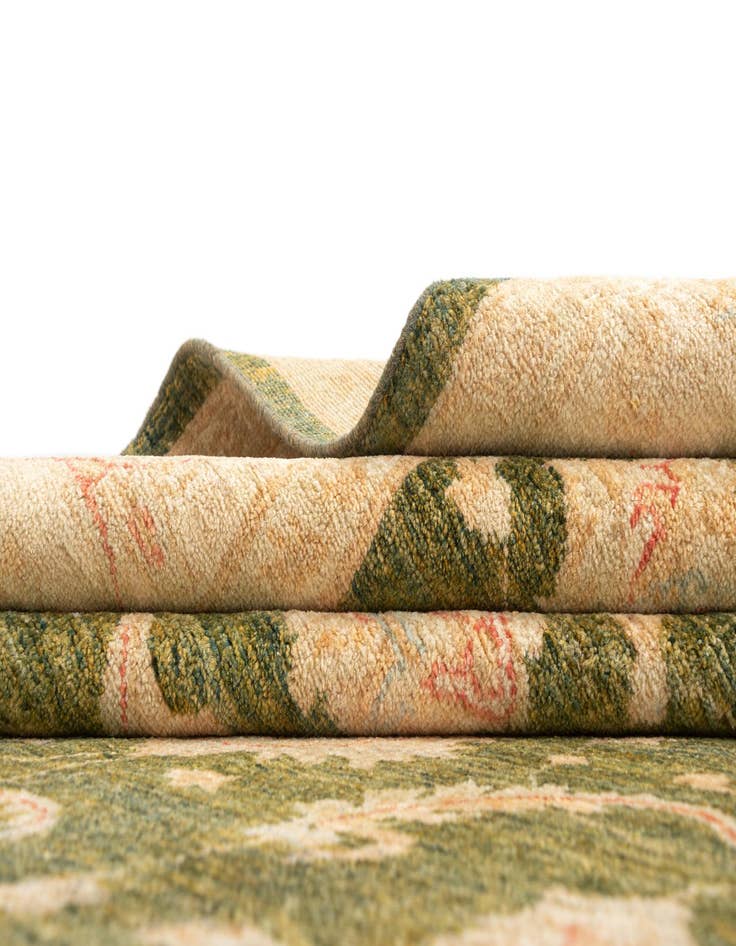 Detail image of 6' 8 x 9' 5 Ziegler Wool Rug