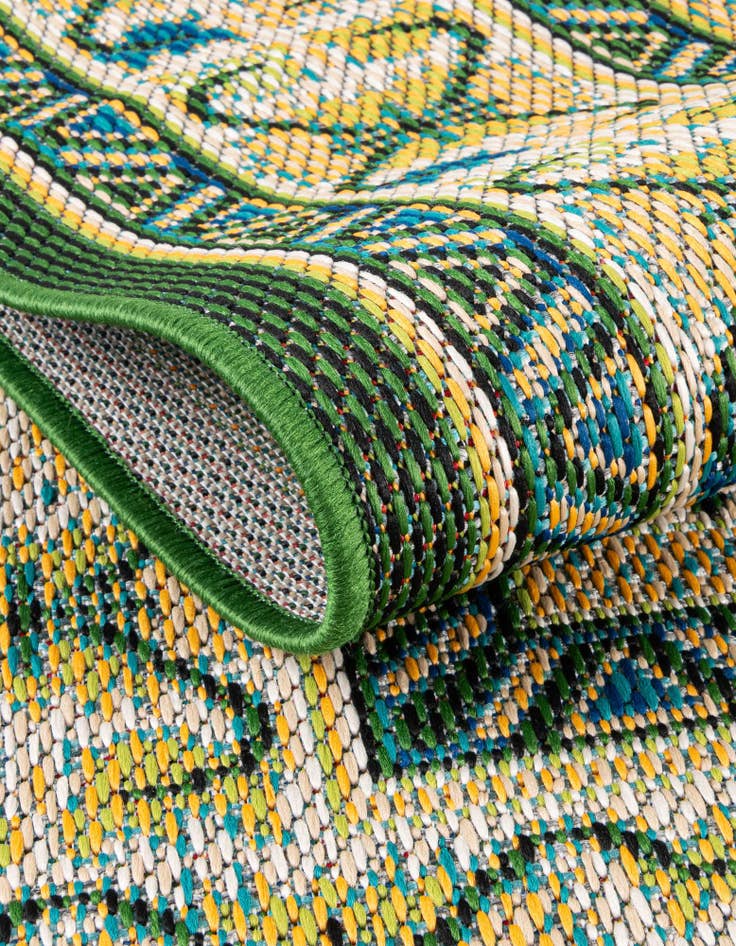 Detail image of 4' x 4' Easy-Clean Baja Indoor / Outdoor Round Rug