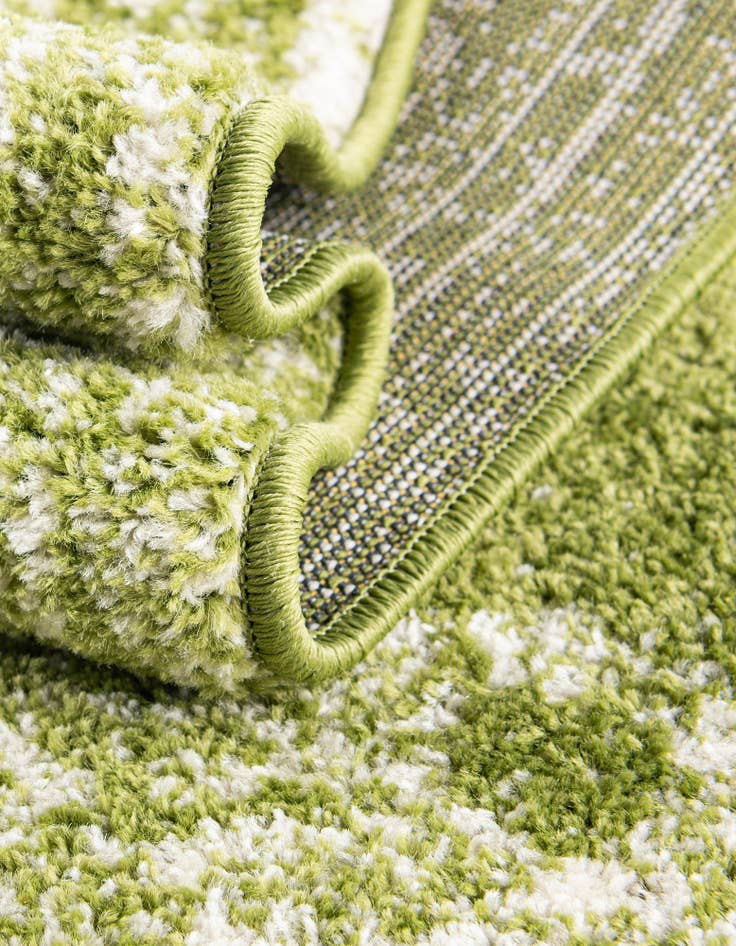 Detail image of 7' 10 x 7' 10 Dover Round Rug