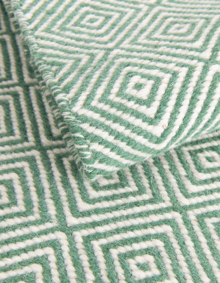 Detail image of 4' 1 x 4' 1 Hand Woven Geo Trellis Flatweave Round Rug