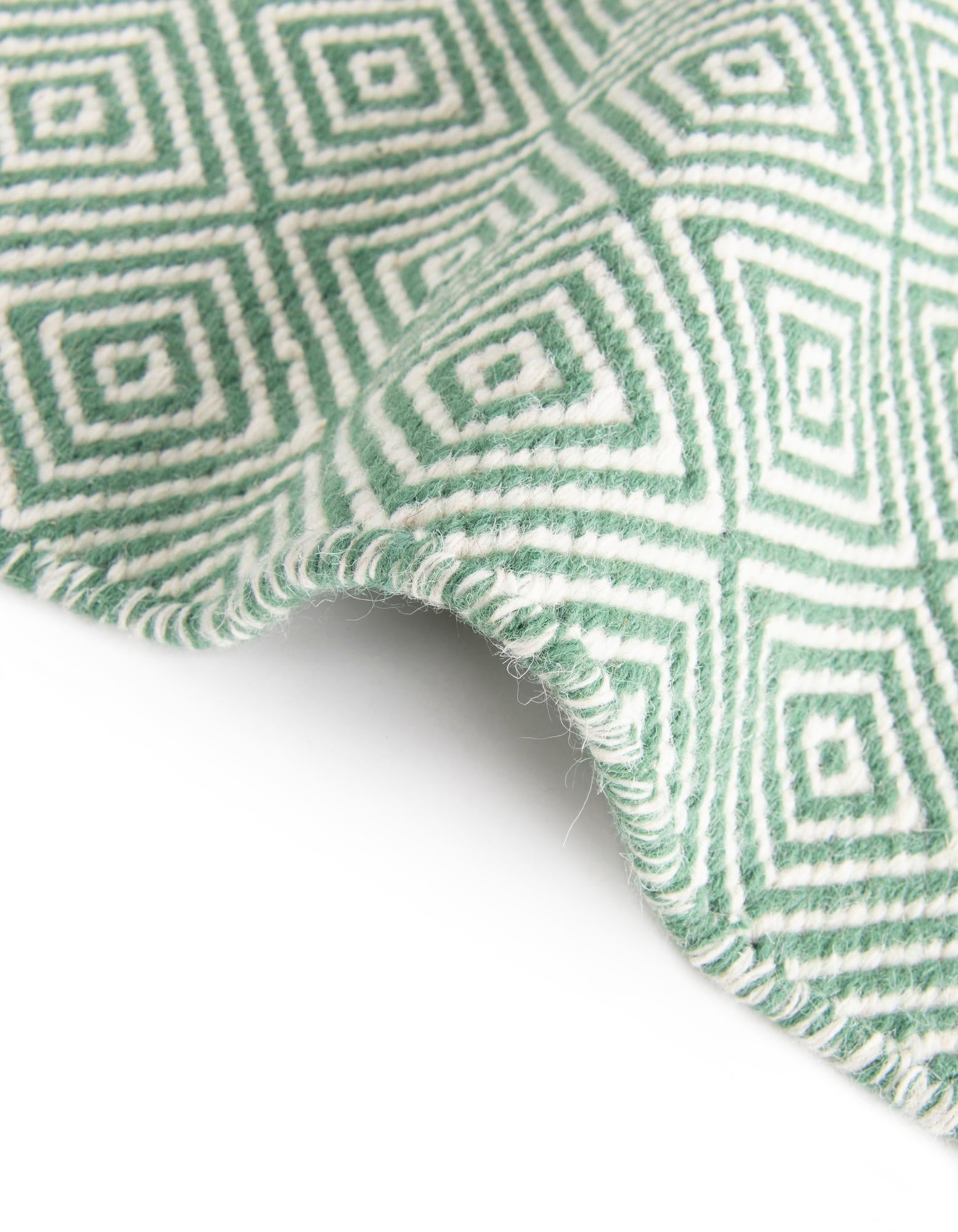 7' 10 x 7' 10 Hand Woven Geo Trellis Flatweave Round Rug