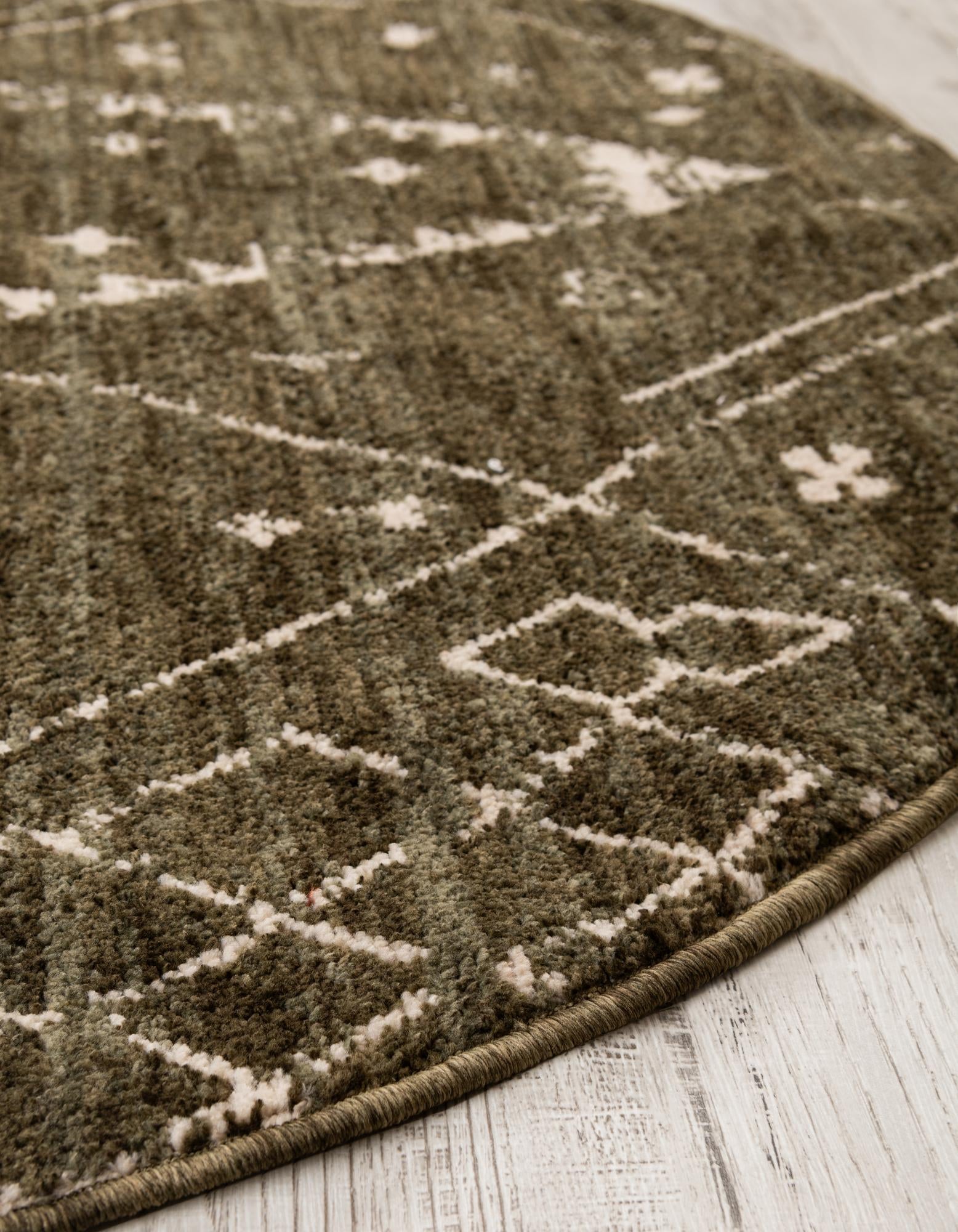 5' x 5' Grand Tradition Round Rug