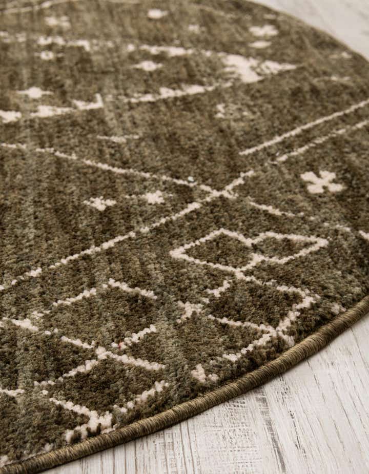 5' x 5' Grand Tradition Round Rug