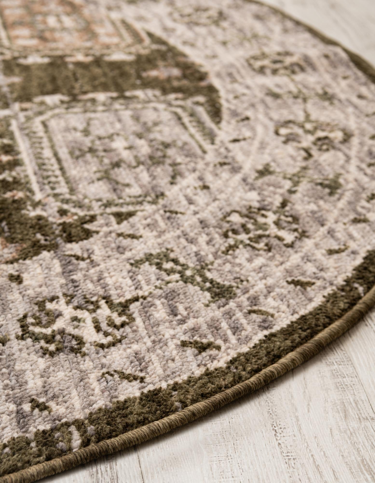 5' x 5' Grand Tradition Round Rug