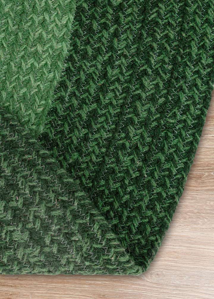 7' 10 x 7' 10 Handmade Hand Braided Wool Round Rug