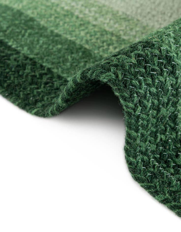 Detail image of 7' 10 x 7' 10  Hand Hand Braided Wool Round Rug