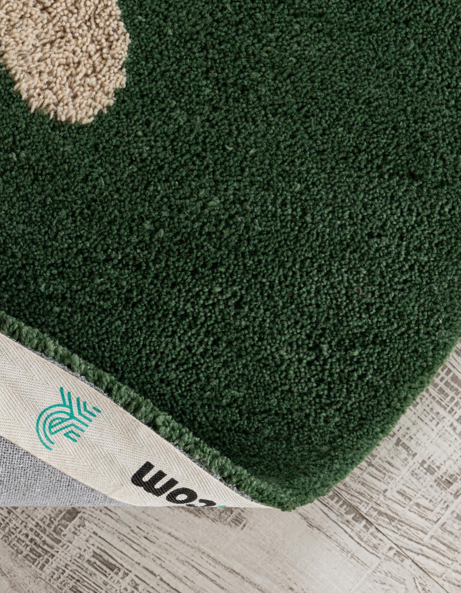 4' 1 x 4' 1 Handtufted Wool Round Rug