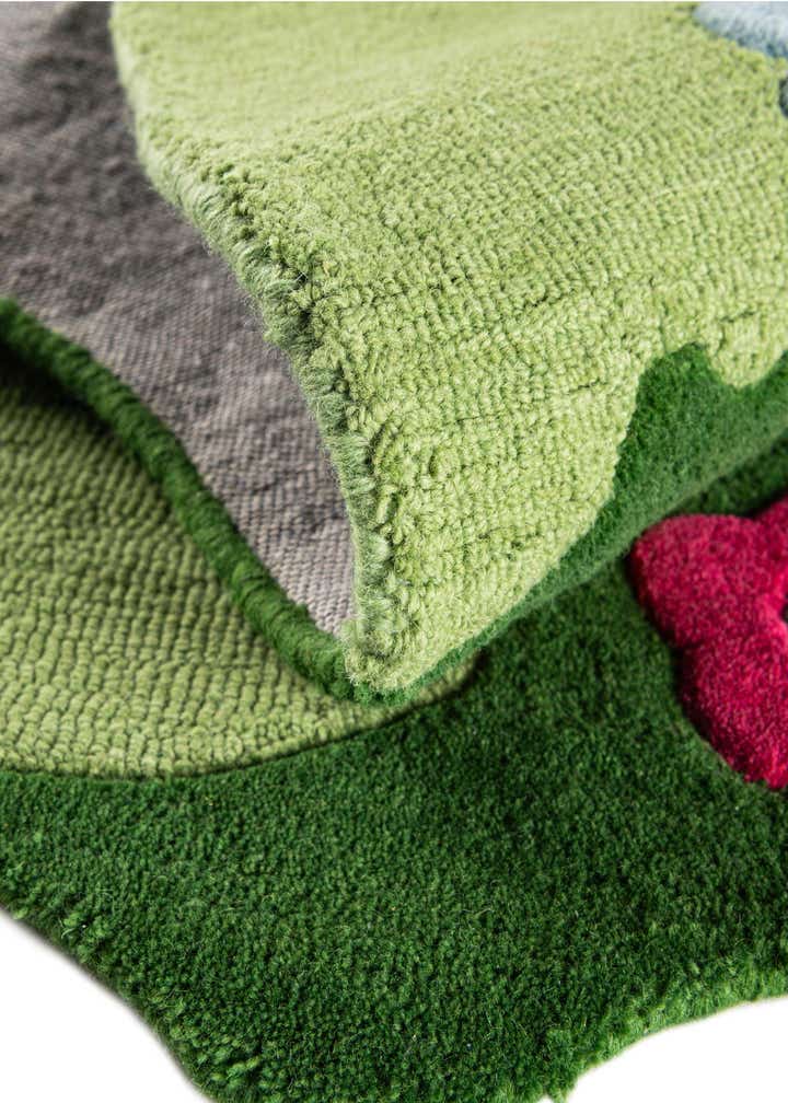 5' 1 x 5' 1 Happy Rugs Moss Funky Flower Wool Round