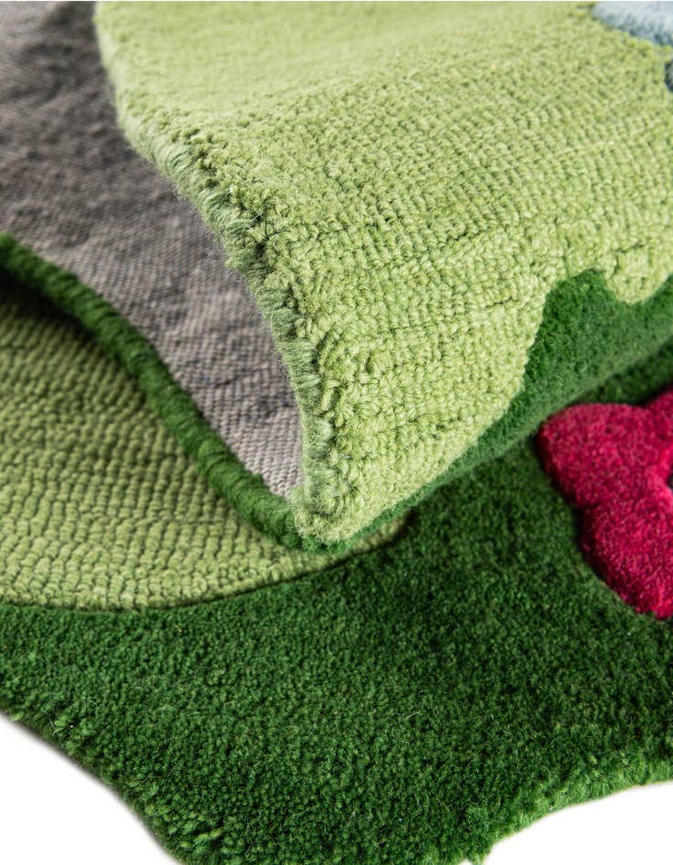 Detail image of 5' 1 x 5' 1 Happy Rugs Moss Funky Flower Wool Round