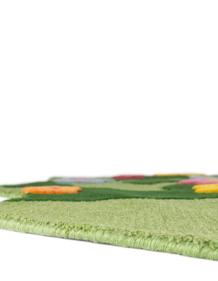 Detail image of 5' 1 x 5' 1 Happy Rugs Moss Funky Flower Wool Round