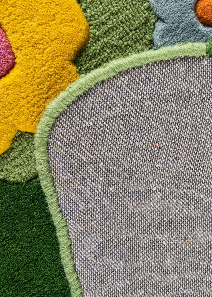 5' 1 x 5' 1 Happy Rugs Moss Funky Flower Wool Round