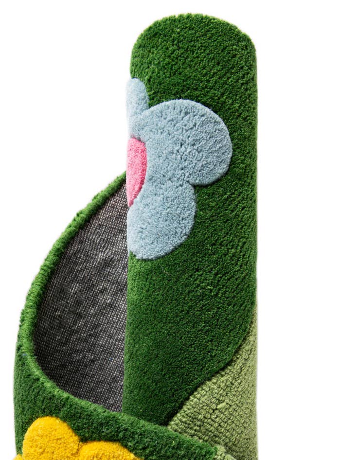 Detail image of 5' 1 x 5' 1 Happy Rugs Moss Funky Flower Wool Round