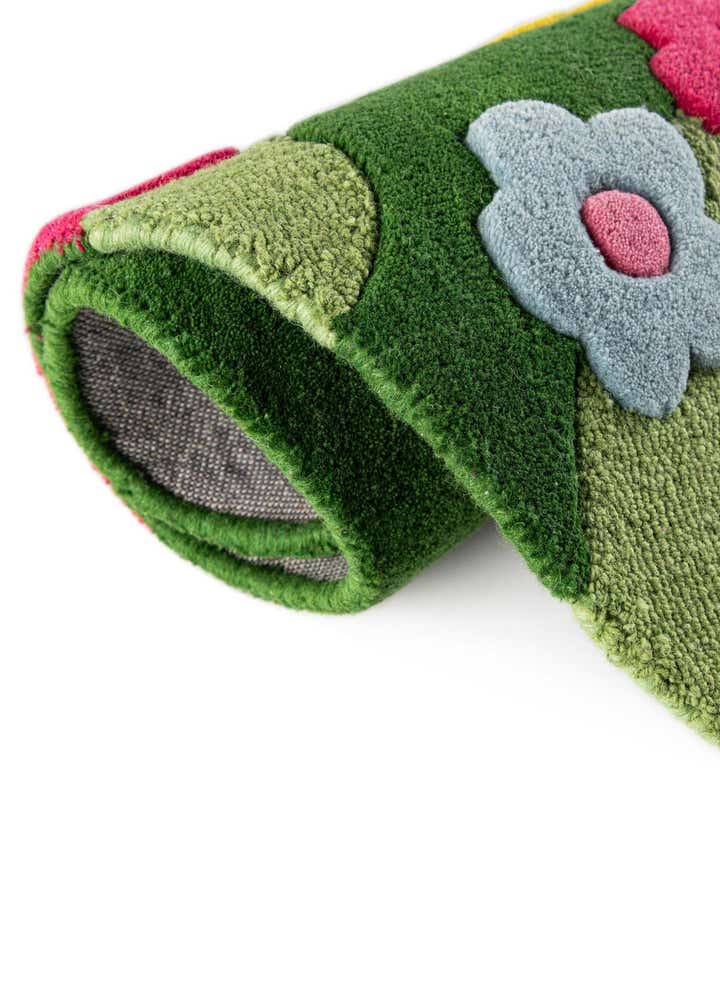 5' 1 x 5' 1 Happy Rugs Moss Funky Flower Wool Round