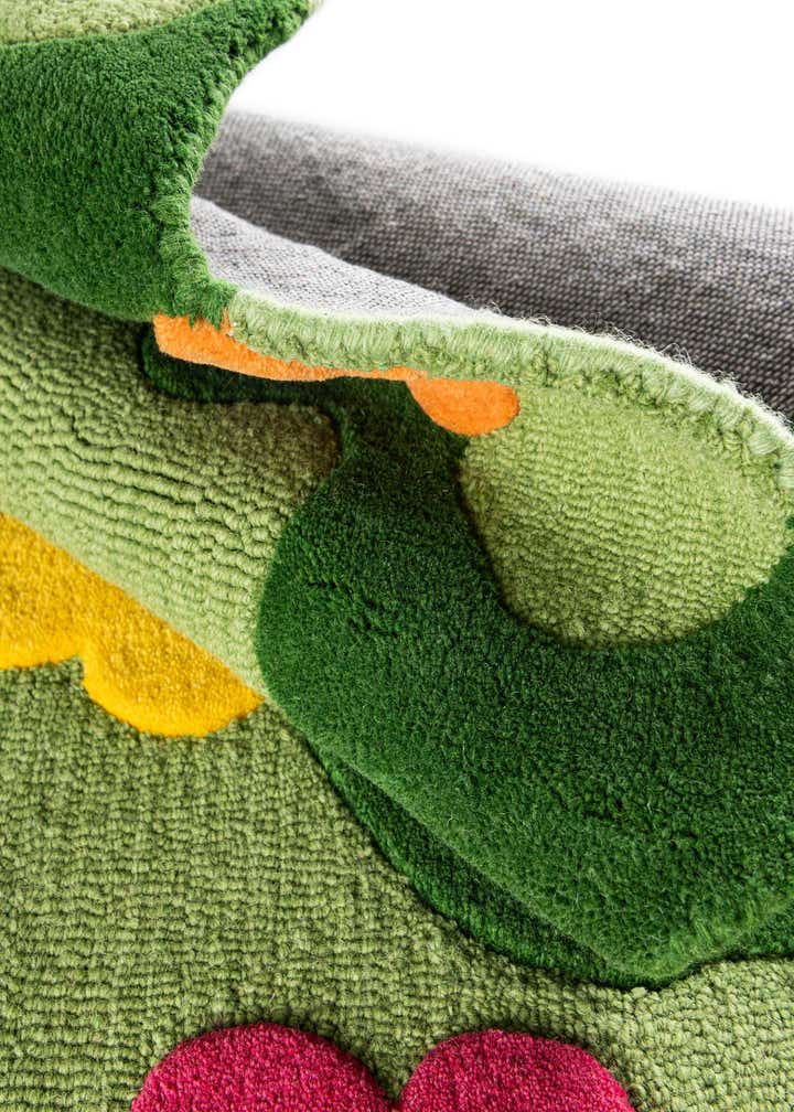 5' 1 x 5' 1 Happy Rugs Moss Funky Flower Wool Round