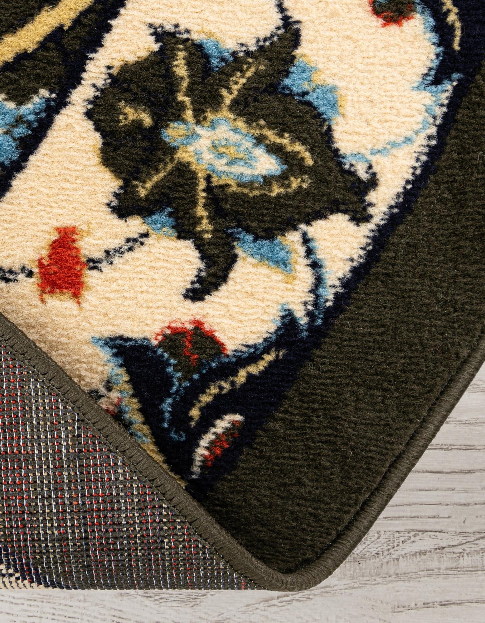 7' 10 x 7' 10 Isfahan Design Round Rug
