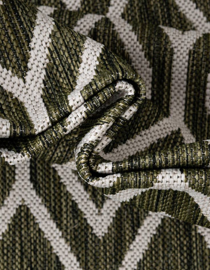Detail image of 6' 7 x 6' 7 Easy-Clean Jill Zarin Turks and Caicos Indoor / Outdoor Round Rug