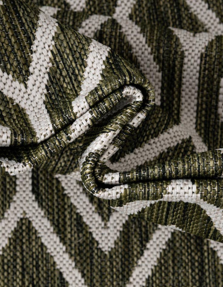Detail image of 6' 7 x 6' 7 Easy-Clean Jill Zarin Turks and Caicos Indoor / Outdoor Round Rug