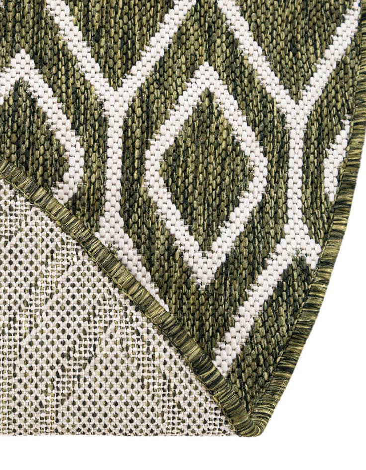 Detail image of 6' 7 x 6' 7 Easy-Clean Jill Zarin Turks and Caicos Indoor / Outdoor Round Rug