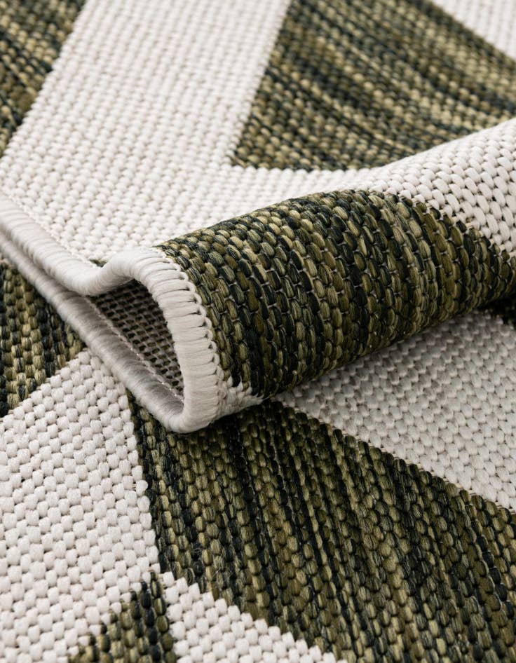 Detail image of 4' x 4' Easy-Clean Jill Zarin Napa Indoor / Outdoor Round Rug