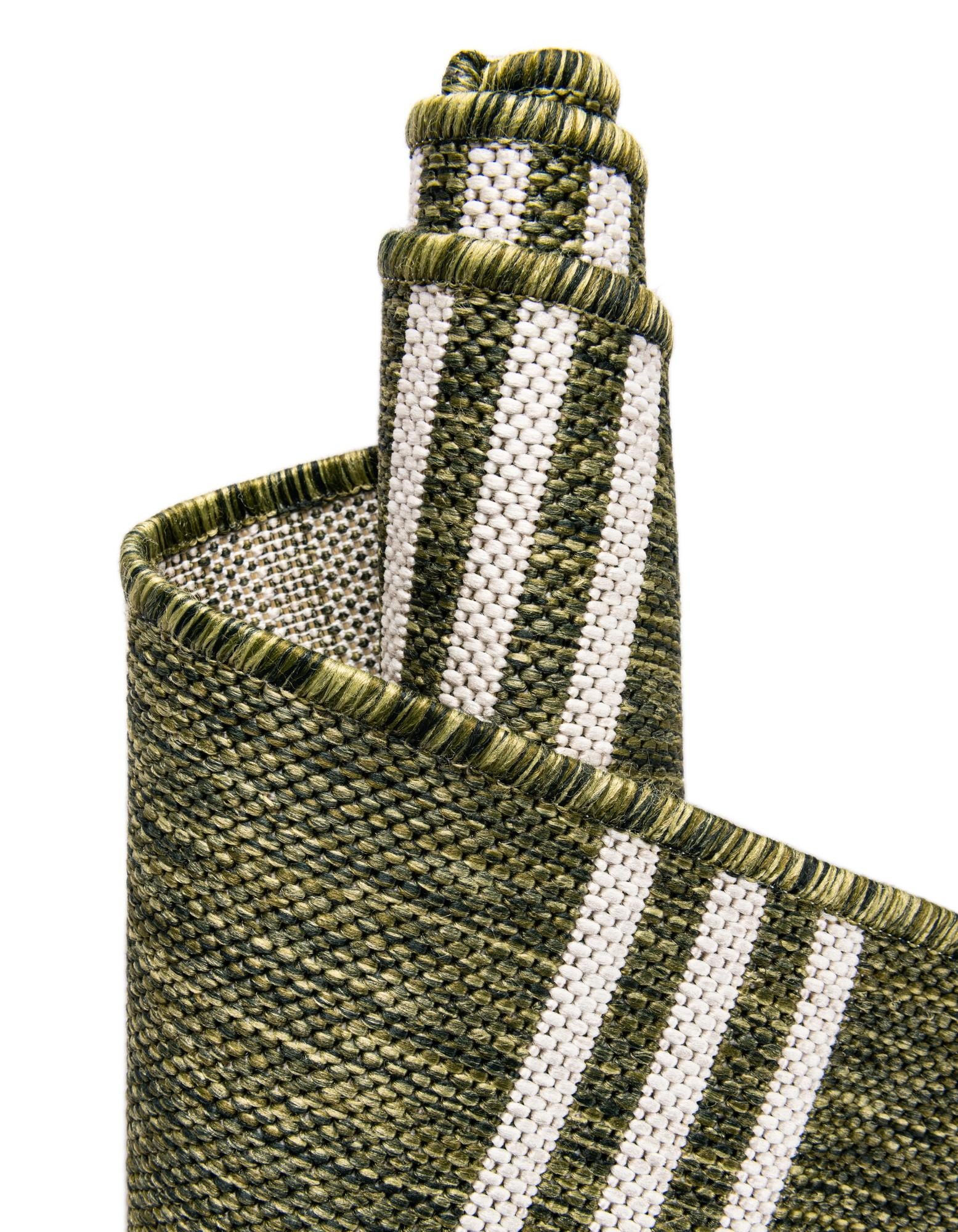 7' x 7' Easy-Clean Jill Zarin Indoor / Outdoor Round Rug