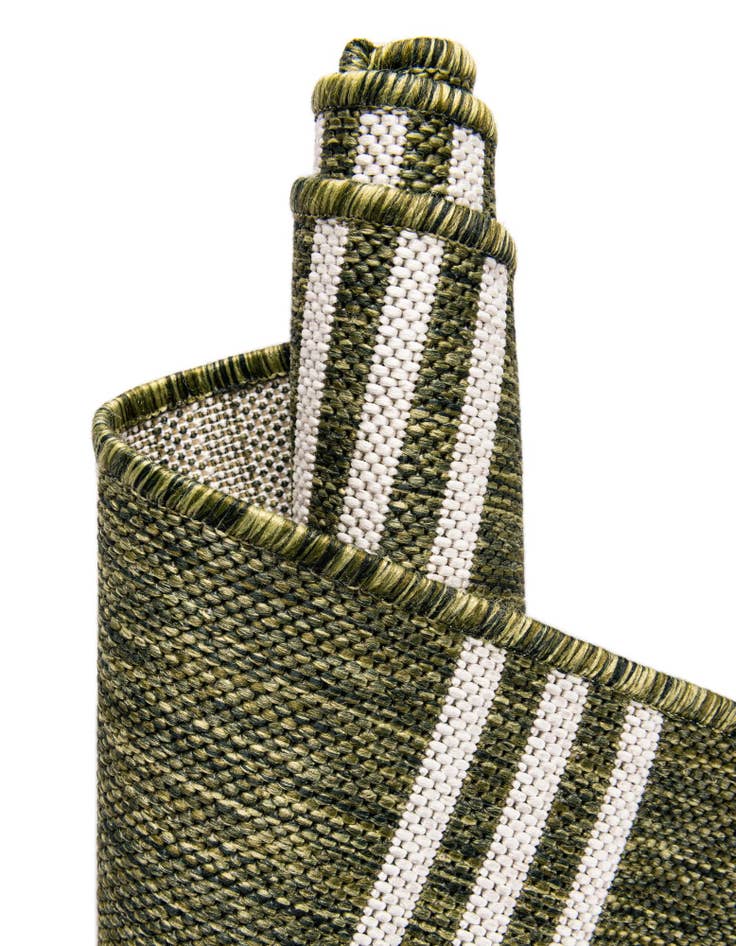 Detail image of 7' x 7' Easy-Clean Jill Zarin Indoor / Outdoor Round Rug
