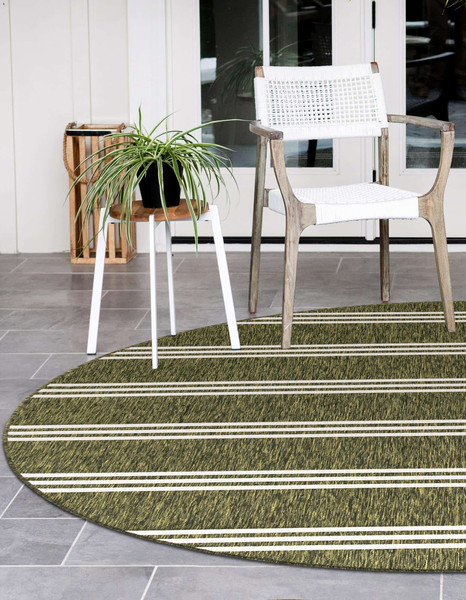 7' x 7' Easy-Clean Jill Zarin Indoor / Outdoor Round Rug