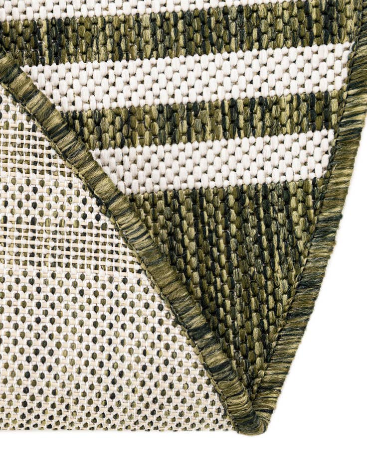 Detail image of 7' x 7' Easy-Clean Jill Zarin Indoor / Outdoor Round Rug