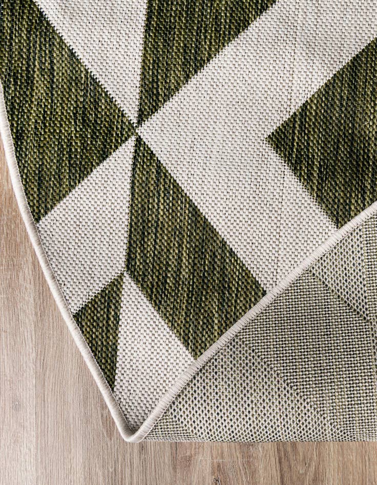 Detail image of 6' 7 x 6' 7  Washable Jill Zarin Napa Indoor / Outdoor Round Rug