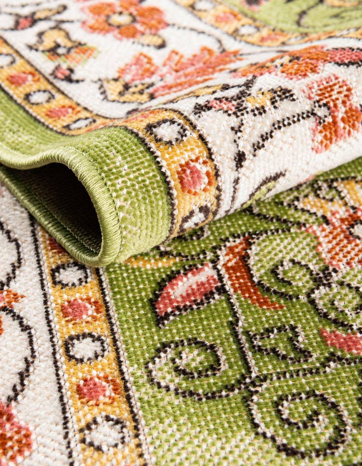 Detail image of 6' 1 x 6' 1 Lucerne Round Rug