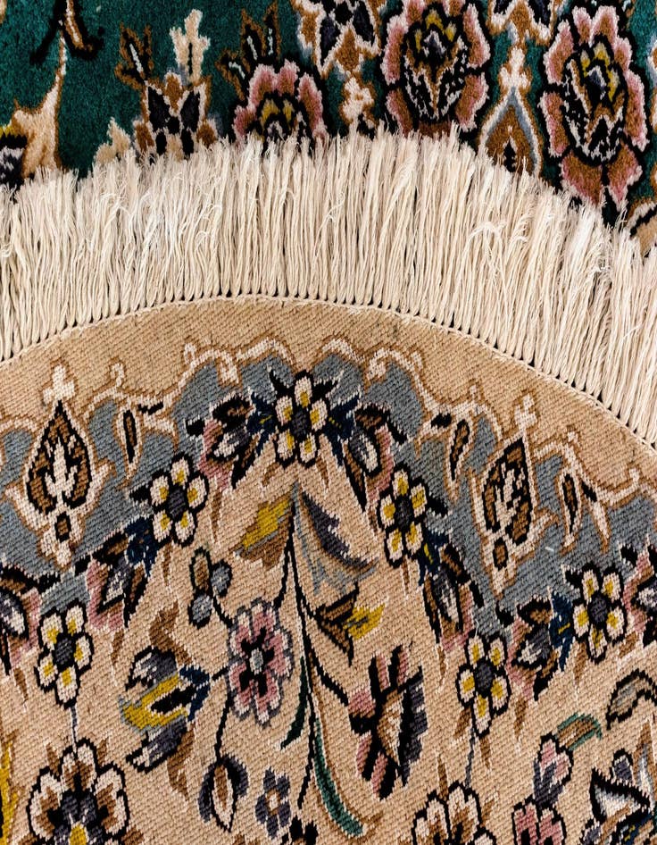 Detail image of 4' 11 x 4' 11 Nain Round Rug
