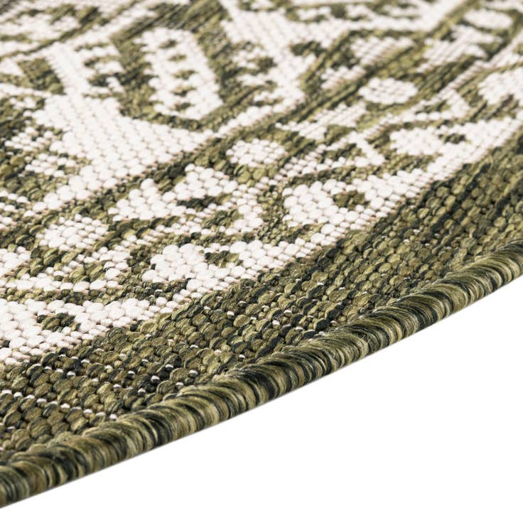 Detail image of 4' x 4' Easy-Clean Aztec Indoor / Outdoor Round Rug